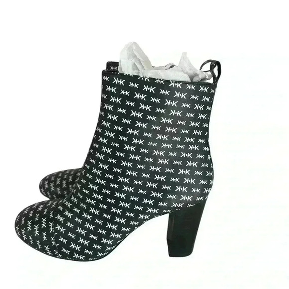 Kendall + Kylie Women's Arenza Block Heel Bootie, Size 7 - Picture 3 of 7